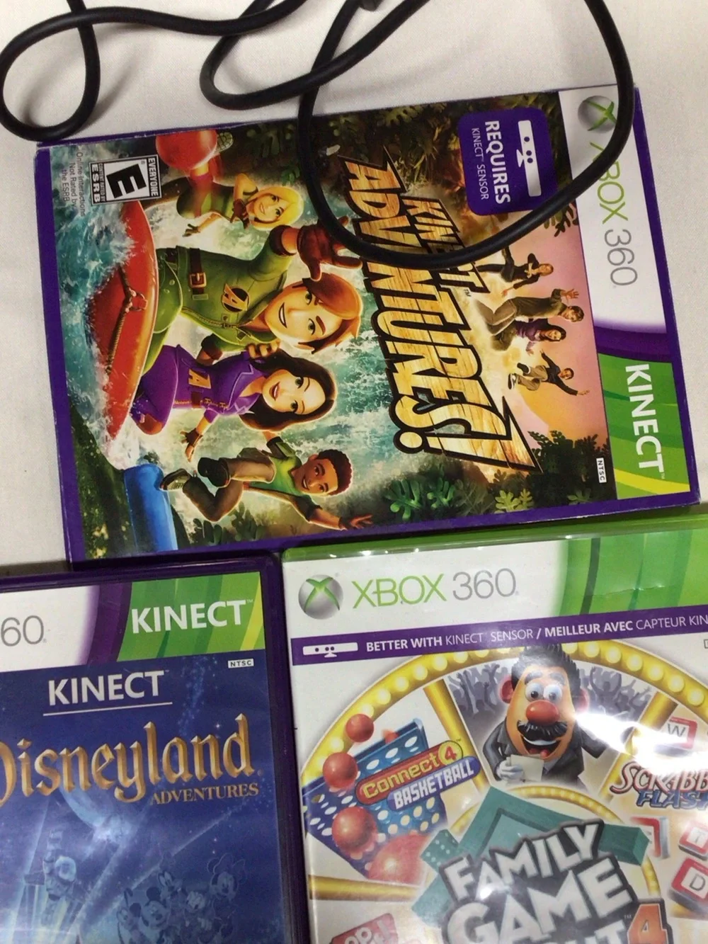 Microsoft Kinect Sensor Bar in Black 4 game lot. Kinect Disney,rush,game night